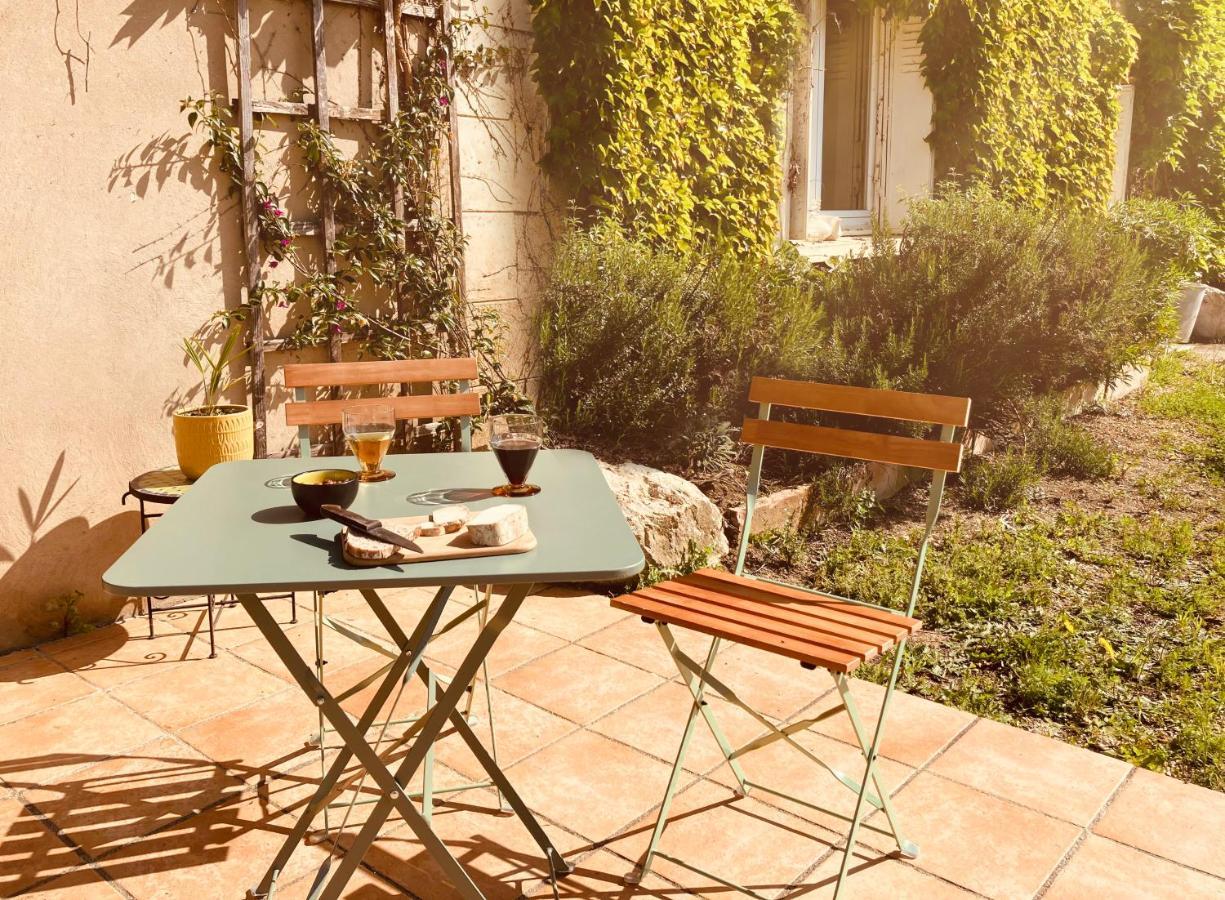 Bed and Breakfast Le Repaire De La Reveuse à Saint-Frajou Extérieur photo