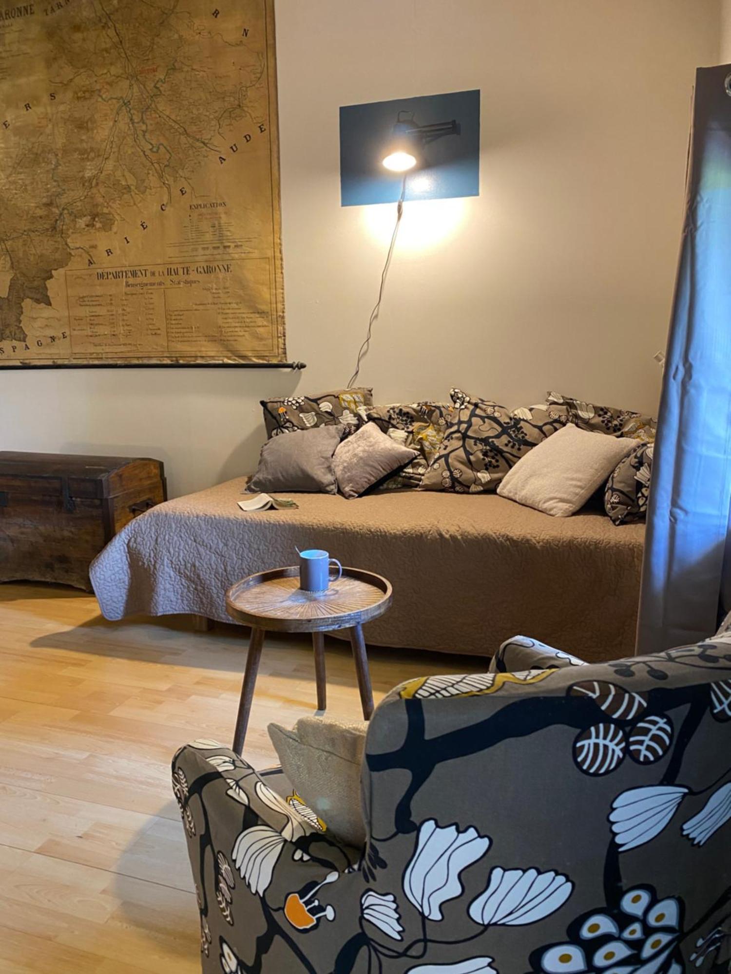 Bed and Breakfast Le Repaire De La Reveuse à Saint-Frajou Chambre photo